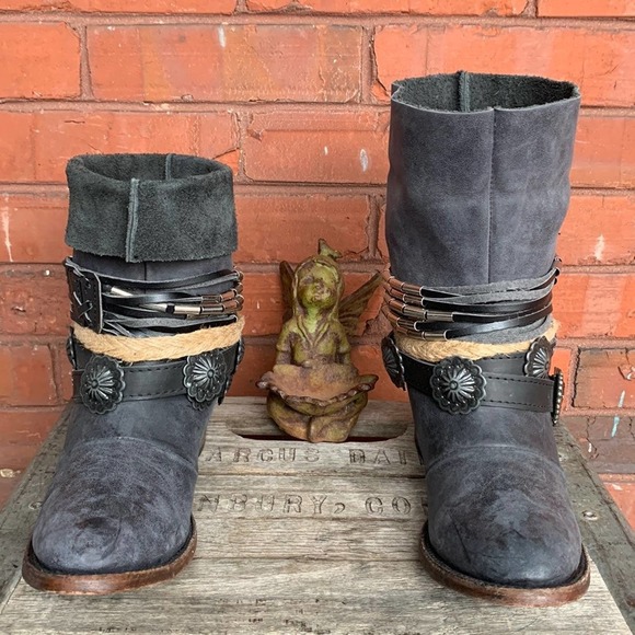 FREEBIRD BY STEVEN Yerba Strappy Chain Short Leather Ankle Bootie Boots 7 - Picture 3 of 8